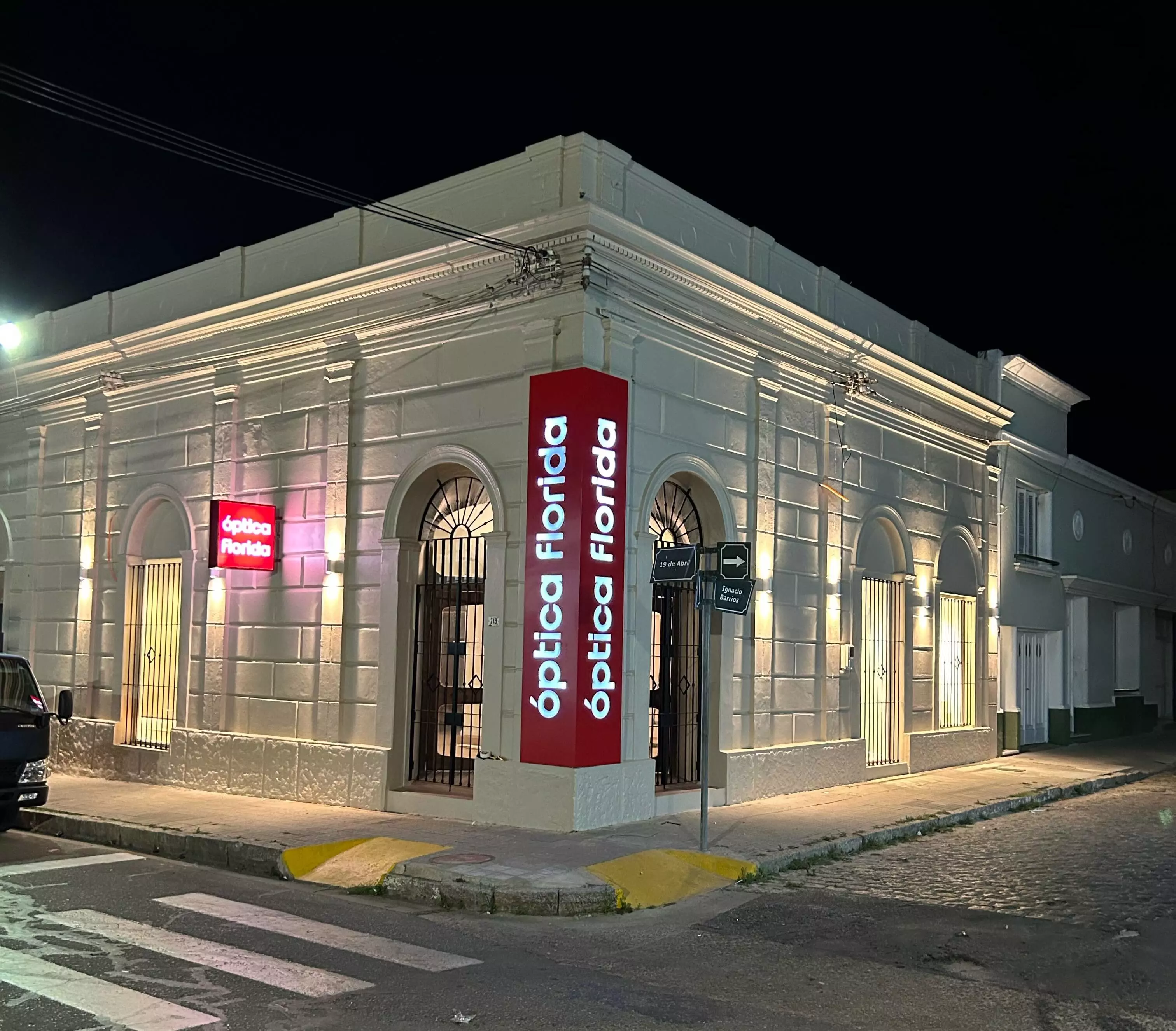 ACM calado e iluminado